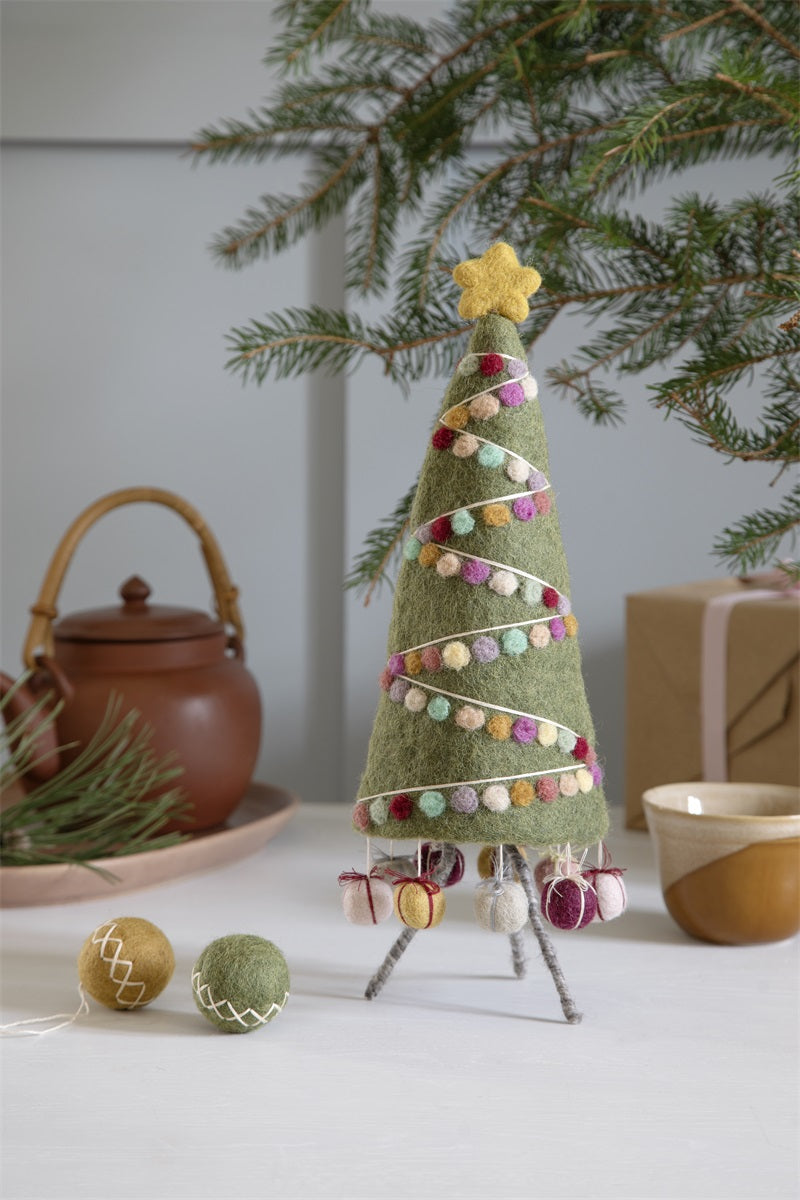 Christmas Figurine - A Decorated Tree With Garlands - X Large